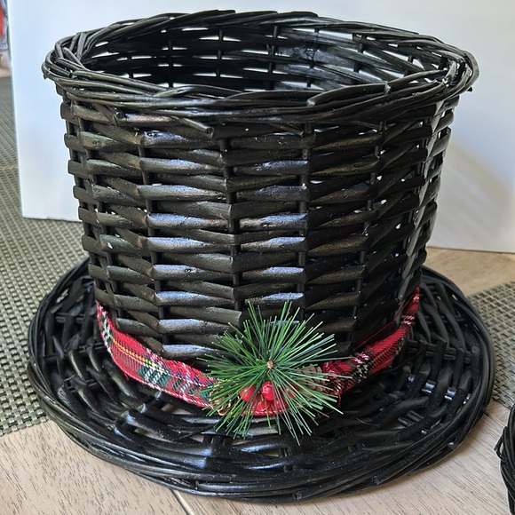 Like NEW! Wood Basket Weave Black Snowmen Planeters - Picture 3 of 7